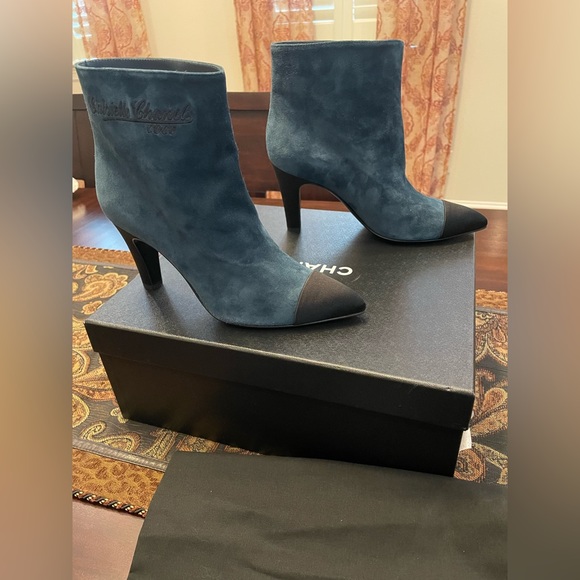 CHANEL Women's Boots Size 7.5 Blue - Picture 6 of 9